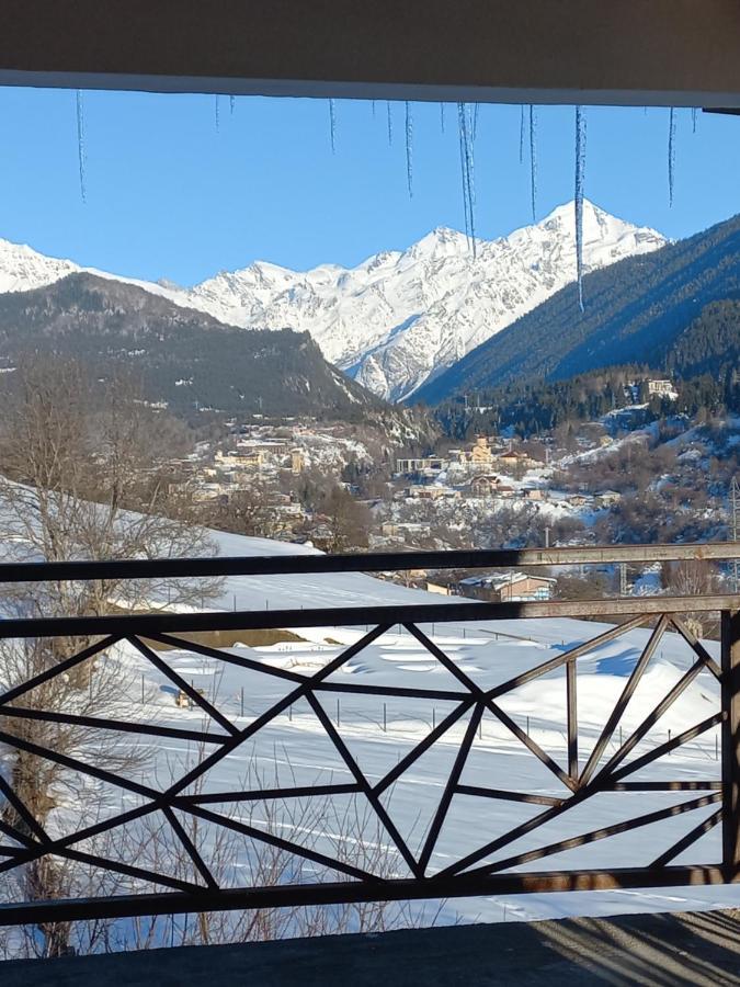 Guesthouse Caucasus Mestia Eksteriør billede