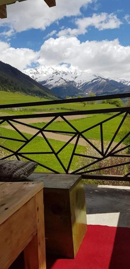 Guesthouse Caucasus Mestia Eksteriør billede
