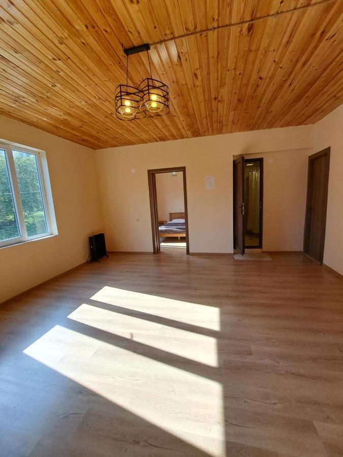 Guesthouse Caucasus Mestia Eksteriør billede
